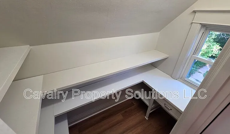 617 E 8th St #2 — Photo 4