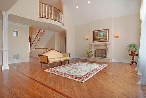 3rd image of 1801 Chapel Ct