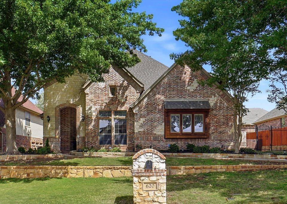 1st image of 620 Highview Ln