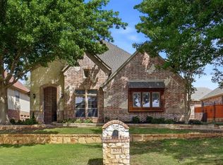 620 Highview Ln, Hurst, TX 76054