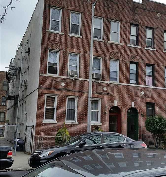 2nd image of 4515 41st St
