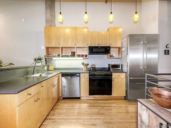 5th image of 3940 7th Ave Unit 112