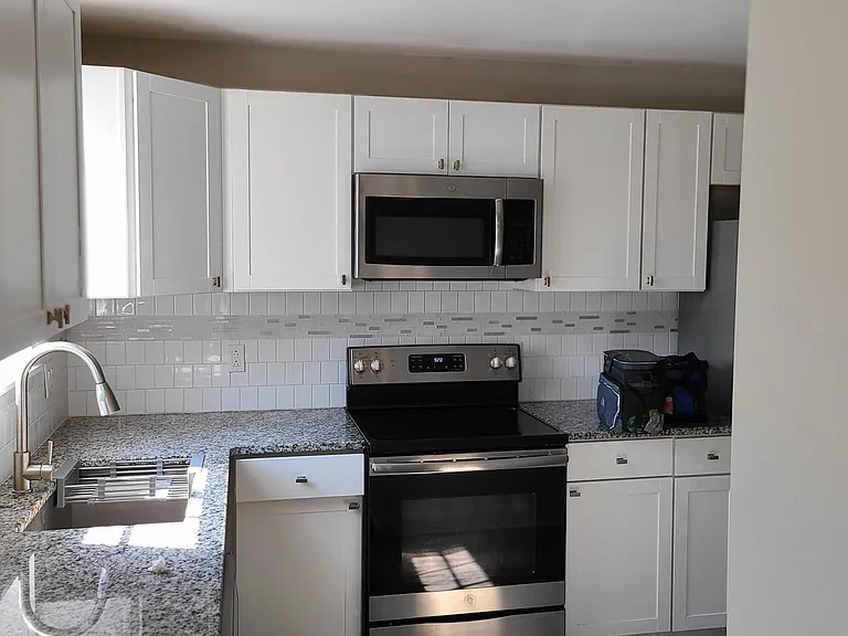 505 W Buena Vista Ave #505 — Photo 4