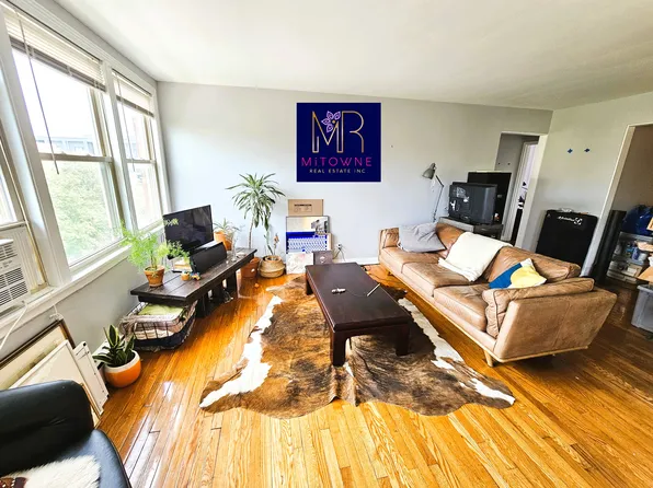 2400 W Farragut Ave #3A, Chicago, IL 60625