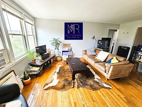 2400 W Farragut Ave #3A Photo 1 2400 W Farragut Ave #3A Photo 1