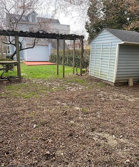 30 Thomas Ave — Photo 22