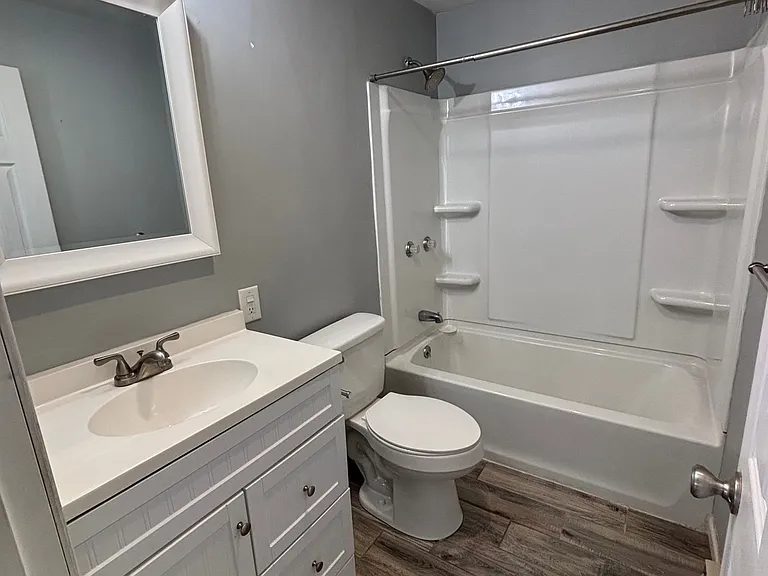 2461 Essex St — Photo 7