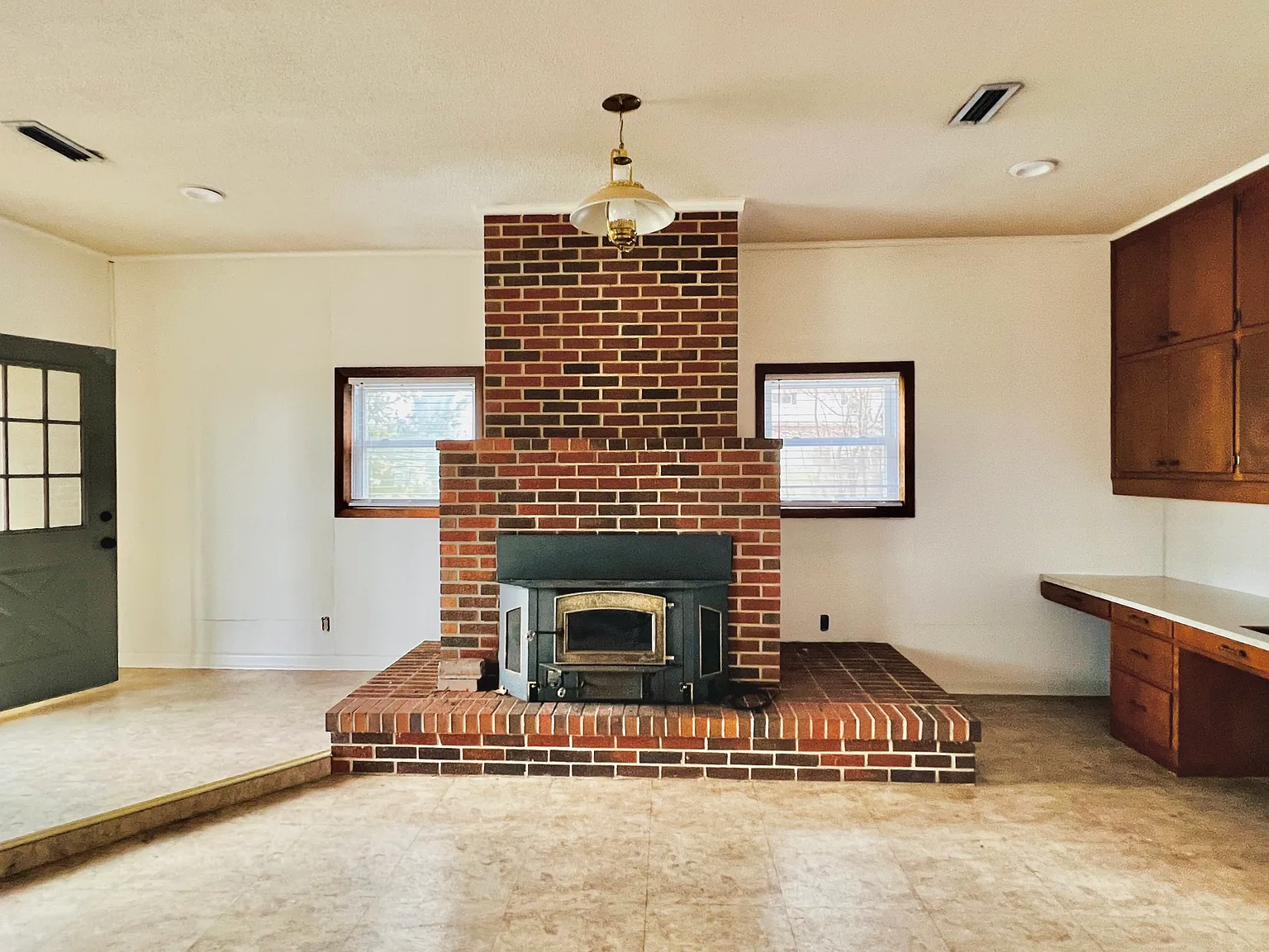 3 bed, 1920 sqft, $1,800 — Photo 4