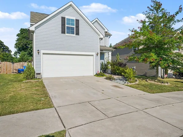 404 Avery Glenn Way, Fuquay Varina, NC 27526