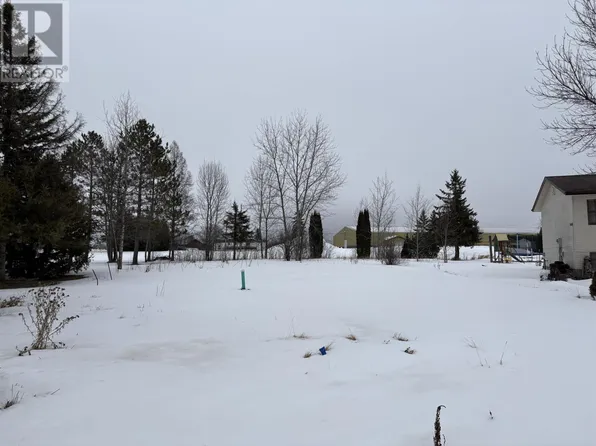 22 Cherlen Bay, Emo, ON P0W 1E0