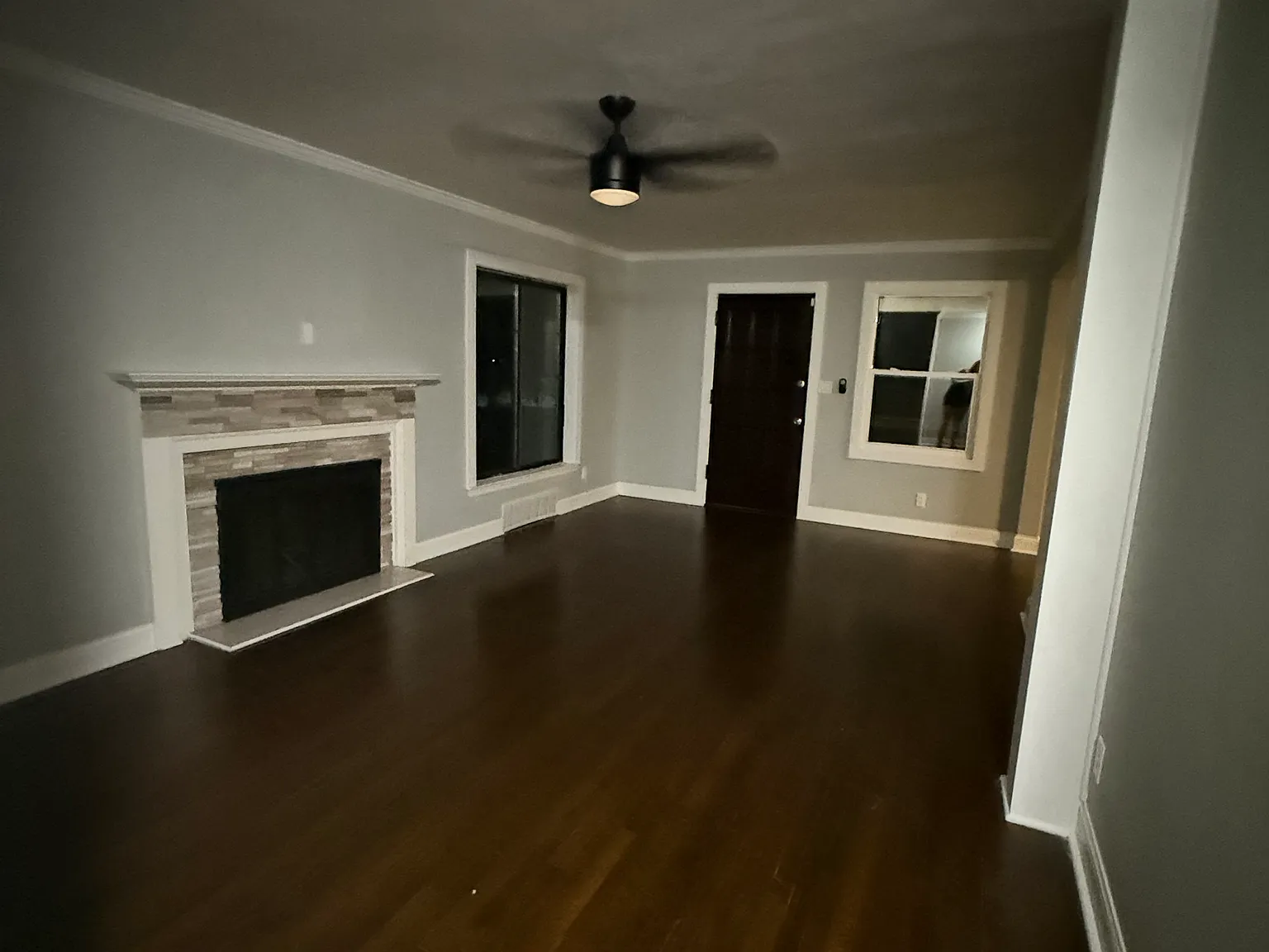 3 bed, 1217 sqft, $2,099 — Photo 2