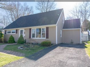 26 Oneil St, Troy, NY 12180