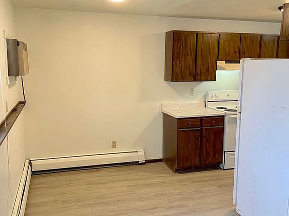 4th image of 9 8th Ave NW APT 2