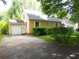 6 State Ave, Cape Elizabeth, ME 04107