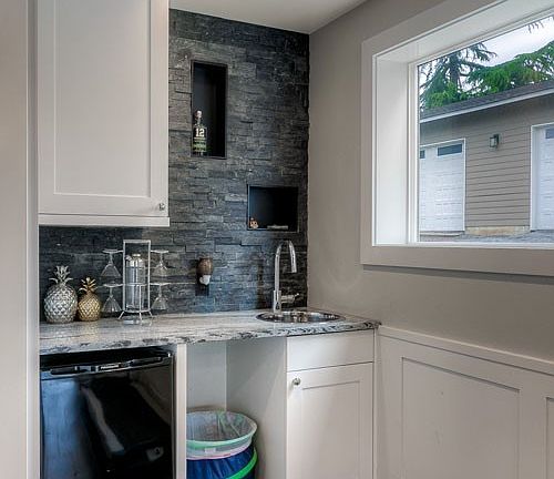 4th image of 4033 Serene Way