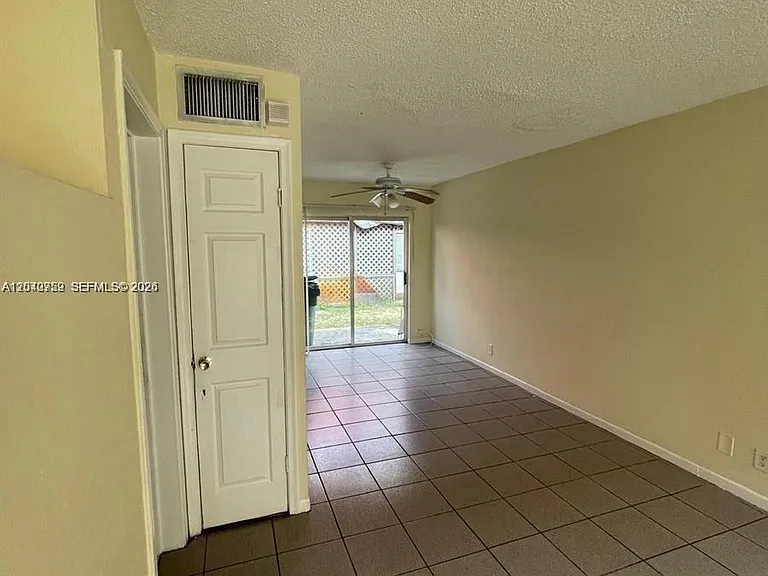 5305 NW 27th St #6C — Photo 1