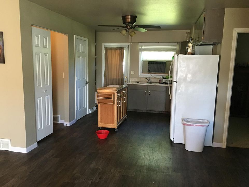 2nd image of 1409 3rd Ave NW