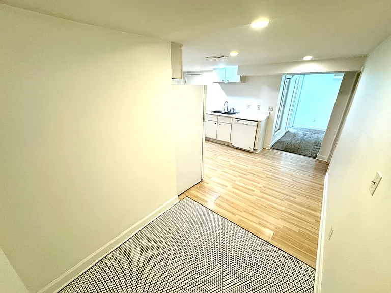 567 Whispering Hills Dr #B — Photo 13