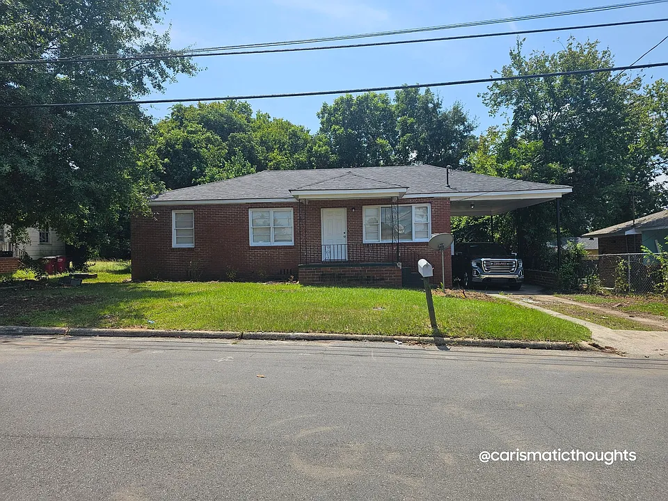 784 Villa Crest Ave