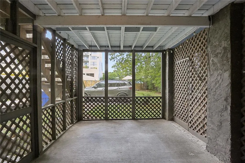 1 bed, 1.0 bath, $1,690 — Photo 2