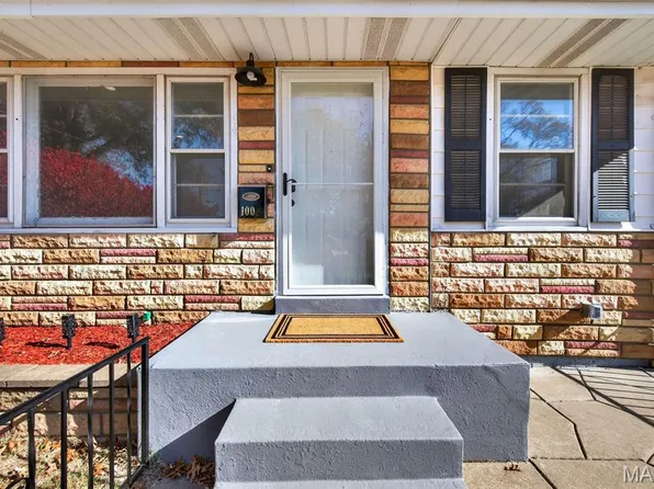 100 Du Bourg Ln, Florissant, MO 63031