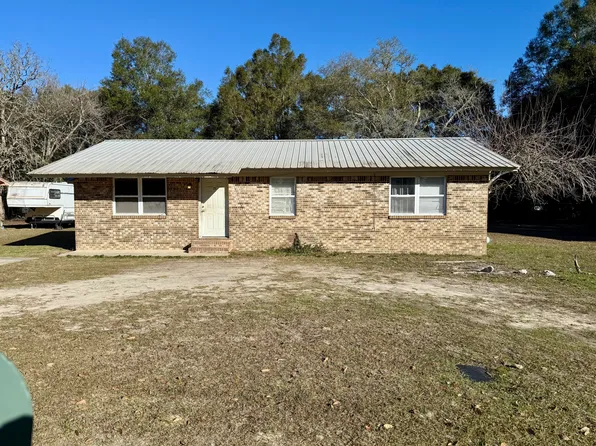 71 Constitution Ave, Defuniak Springs, FL 32433