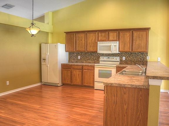 5th image of 1704 Woodmarker Ct