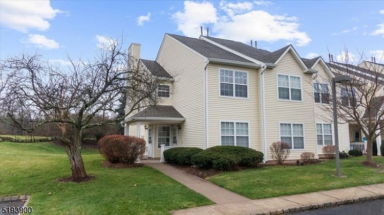 1st image of 410 Hunt Dr