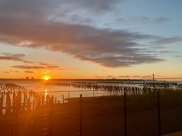 90 Bay Street Landing image 33 of 49