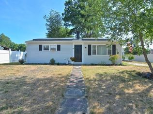 44 James St, Bellingham, MA 02019