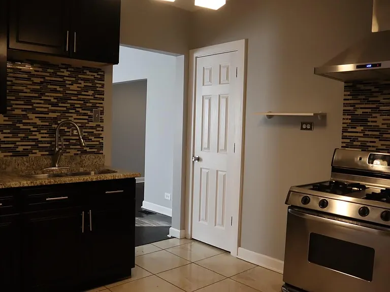 5537 W Thomas St #2 — Photo 10
