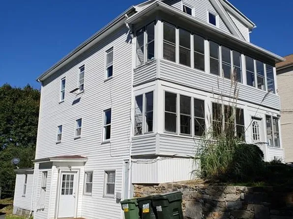 28 Joyce St, Webster, MA 01570