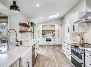 15430 NE 3rd Pl, Bellevue, WA 98007