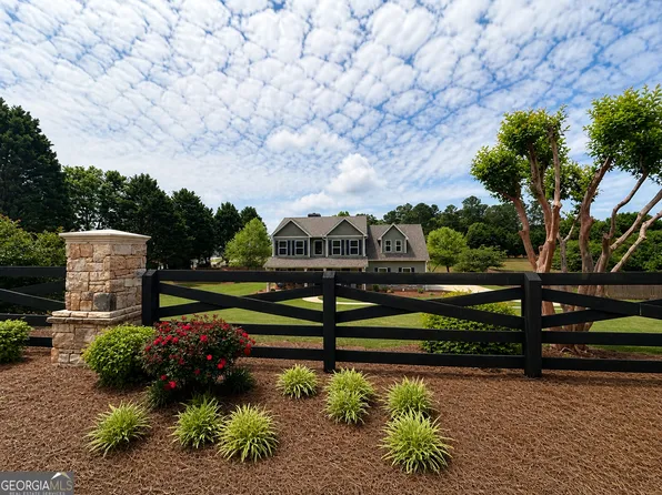 25 Cambridge Farms Dr, Hoschton, GA 30548