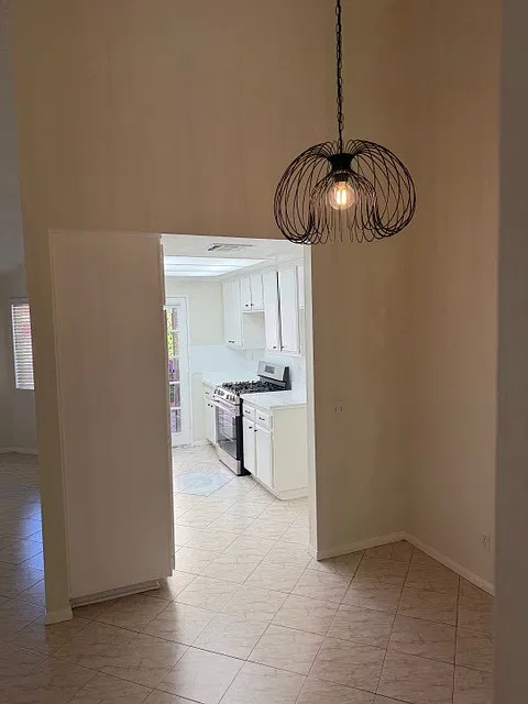 4 bed, 1502 sqft, $3,950 — Photo 3