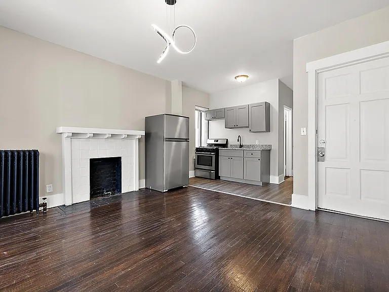 68 E Willis St #7 — Photo 7