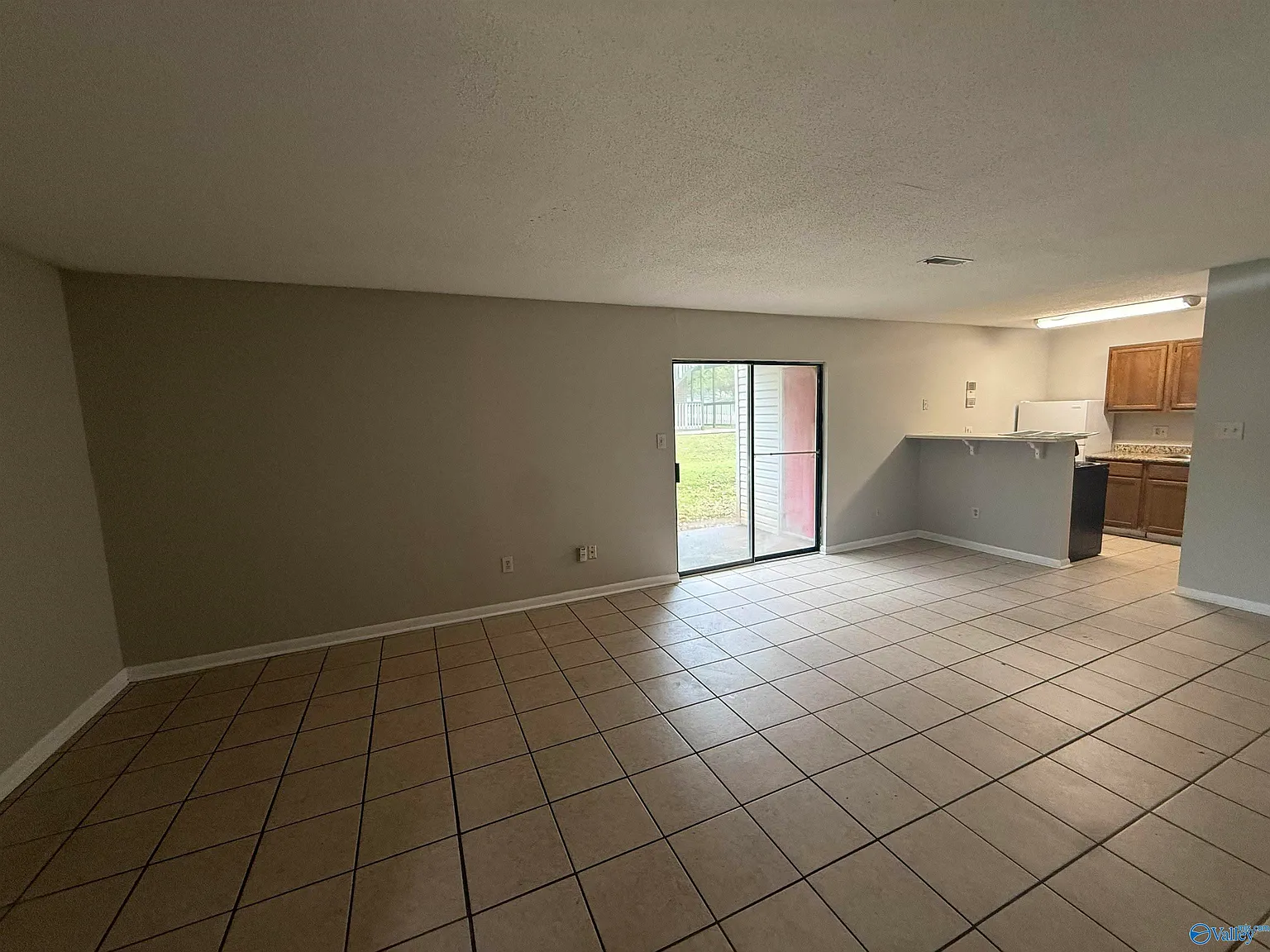 2 bed, 1.0 bath, 850 sqft, $800 — Photo 2