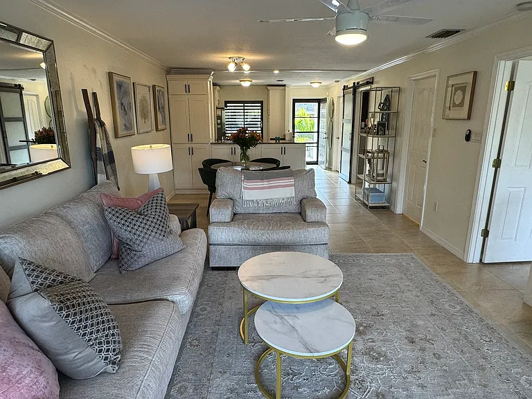 1800 Mariner Dr #6 — Photo 32