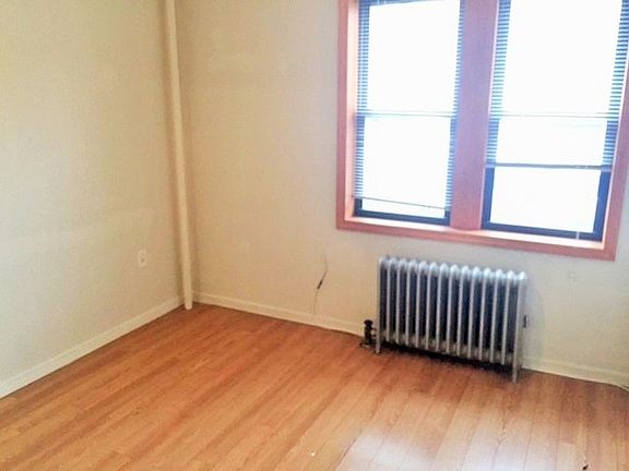 5th image of 3054 36th St