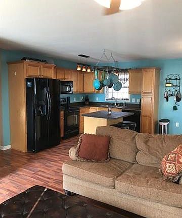 4th image of 3723 Hawthorn Dr
