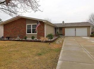 322 Morningside Dr, Saint Peters, MO