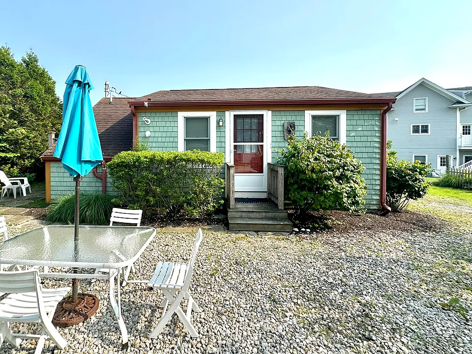 25 Briarwood Ave #COTTAGE