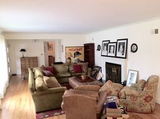 952 Pine Tree Ln, Winnetka, IL 60093
