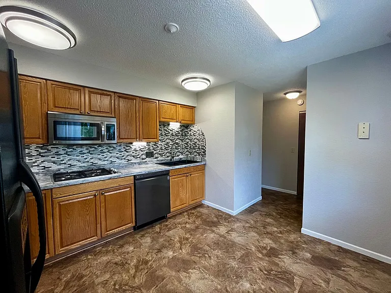 2714 Allegany Ave — Photo 10