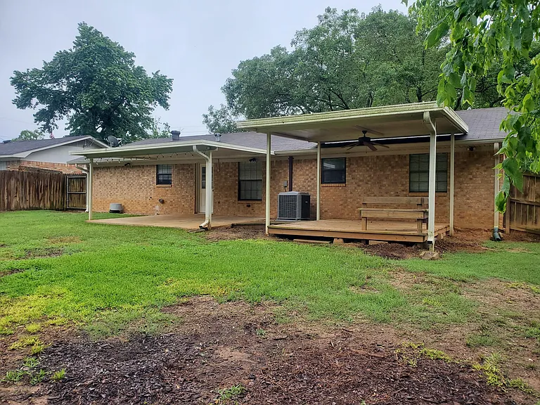 1307 America Dr — Photo 2