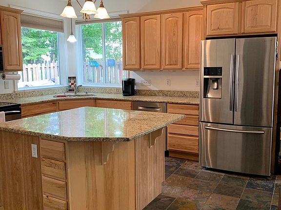 5th image of 10745 Edgewood Cir