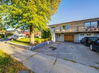 21 Lakeland Dr, Toronto, ON M9V 1M8
