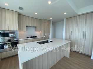 1626 Water St #3004, Kelowna, BC V1Y 0N7