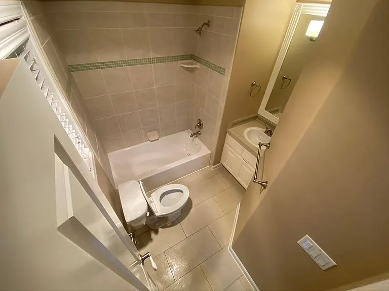 7444A 4th Ave NE — Photo 7