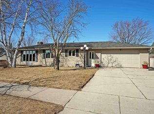 1080 Orlando Dr, Green Bay, WI 54304